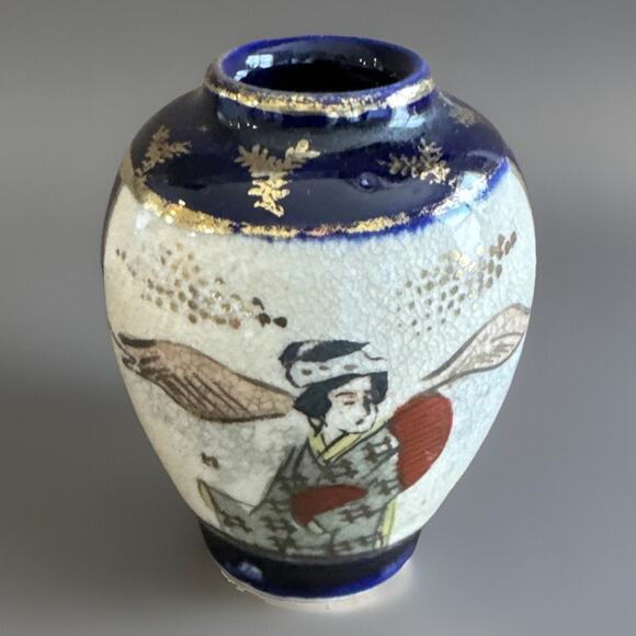 Vintage Small Handcrafted Japanese Vase 2” Detailed Geisha Theme Decor EUC - Picture 1 of 4